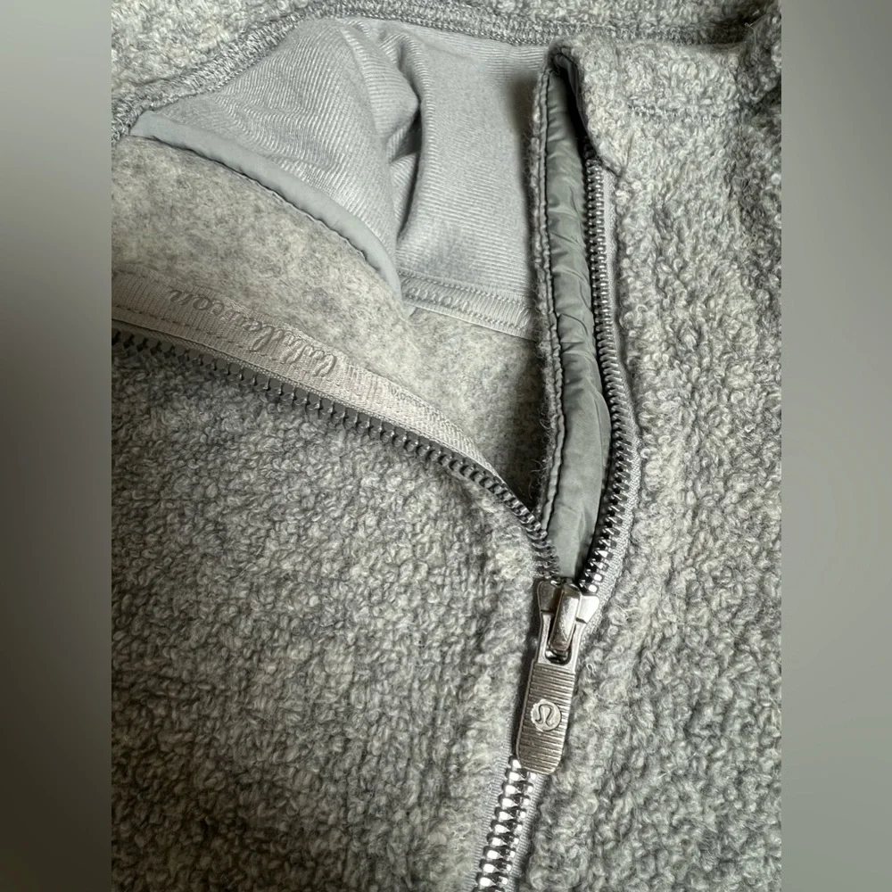 Lululemon So Sherpa cropped grey boucle jacket women’s size 6 - Picture 6 of 10